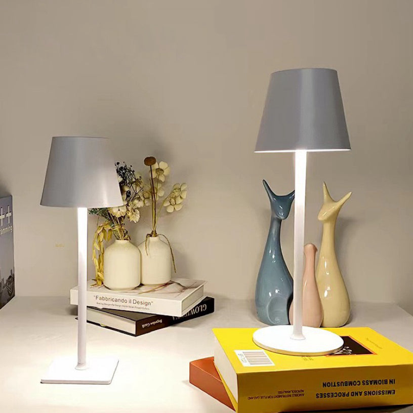 Nordic Iron Art Goblet Bar Atmosphere Table Lamp Dining Bar Bedhead, Bedroom, Office, Charging Table Decoration Table Lamp