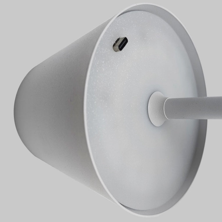 Nordic Iron Art Goblet Bar Atmosphere Table Lamp Dining Bar Bedhead, Bedroom, Office, Charging Table Decoration Table Lamp