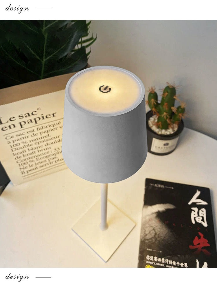 Nordic Iron Art Goblet Bar Atmosphere Table Lamp Dining Bar Bedhead, Bedroom, Office, Charging Table Decoration Table Lamp