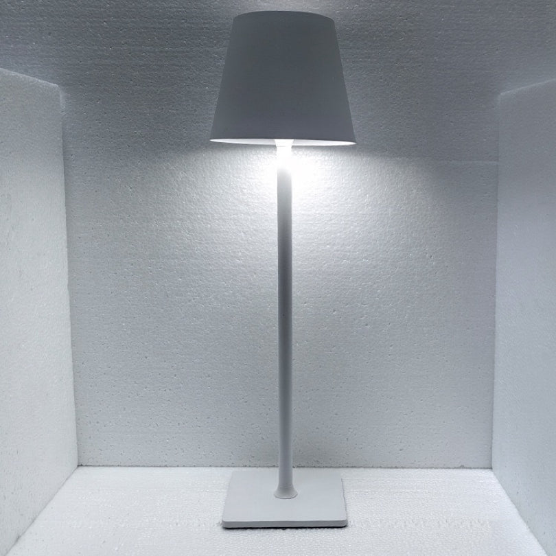 Nordic Iron Art Goblet Bar Atmosphere Table Lamp Dining Bar Bedhead, Bedroom, Office, Charging Table Decoration Table Lamp